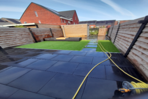 (kunst) Gras leggen voor een fraaie afwerking van uw tuin!